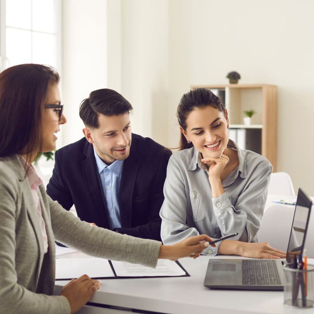 People talking about an estate plan